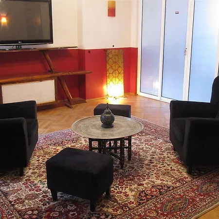 Hostel Red *
